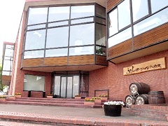 ワインハウスでは食事もできる