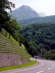知床峠への道