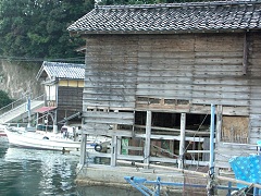 使われなくなった舟屋も