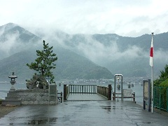 引き揚げ船はこの桟橋の沖に停泊。小舟で上陸したという