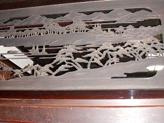 欄間は凝りに凝っている