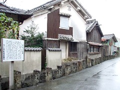 旧街道にある藩境の境石