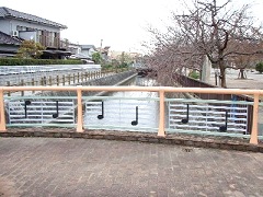 花宗川にかかるマンドリン橋