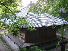 ひっそりと国宝の富貴寺大堂