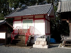 木像女神騎牛像も祭られている