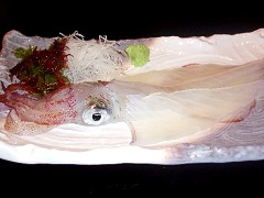 呼子はイカ刺しが売り